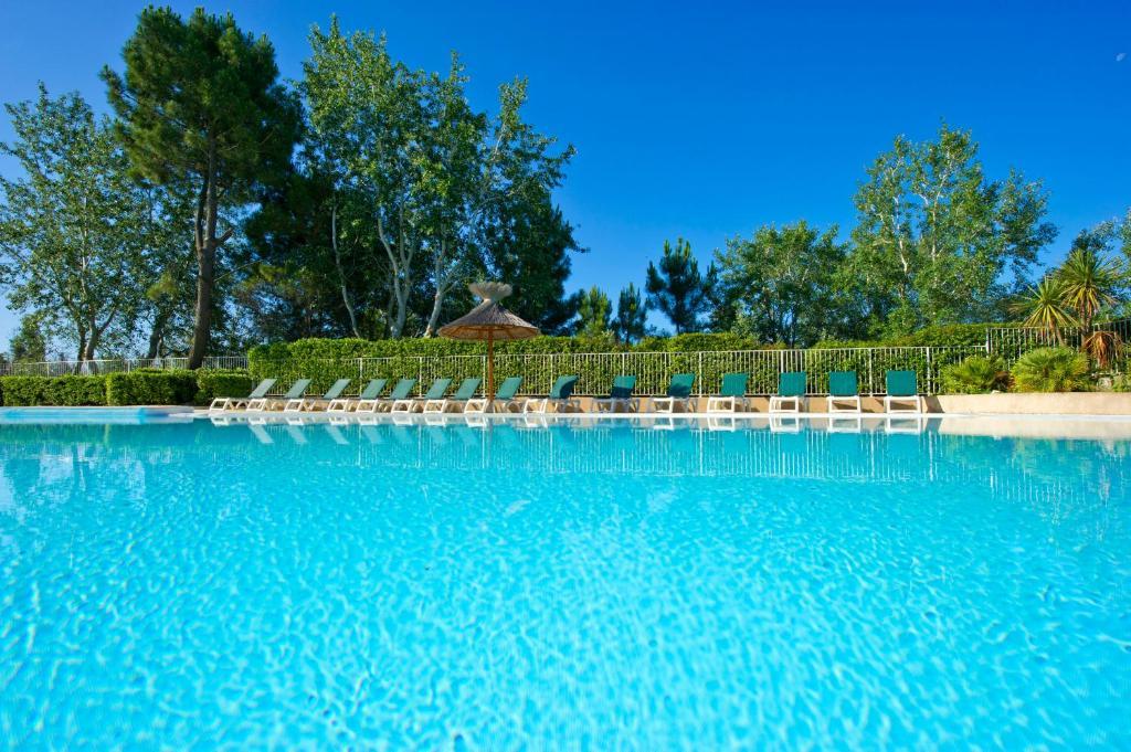 Azureva Le Grau Du Roi Aparthotel Екстериор снимка